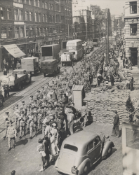 WW2  Inf Bn leaving Armoury House  5 Sep 1939