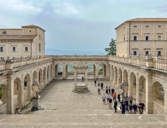 c8ea3f6b f14f 48ea 9d03fc32d5